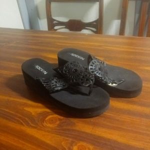 Women's flip flops